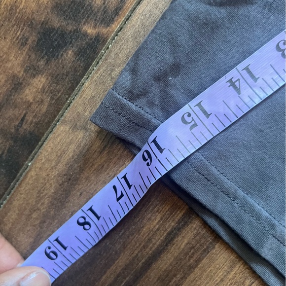 BNWT Ed Hardy Tattoo Rose Graphic Crop T-Shirt Grey Rhinestone Y2K Size M - Picture 7 of 8